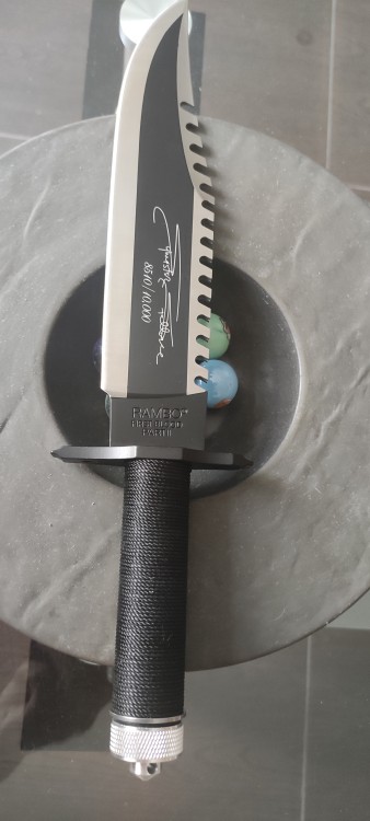 salvos.eu
 Rambo First Blood Part II Stallone Signature Edition knife 