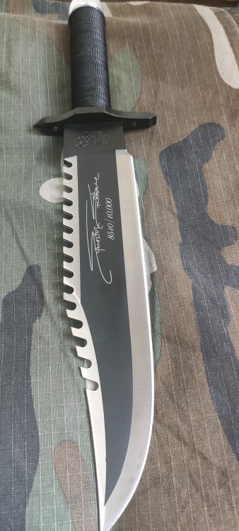 salvos.eu
 Rambo First Blood Part II Stallone Signature Edition knife