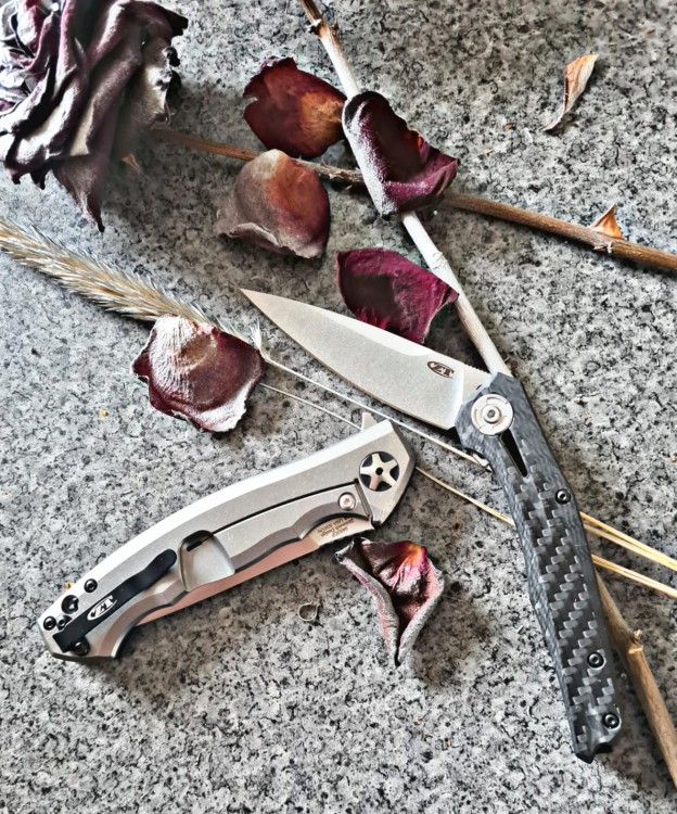 Salvos.eu /
Zero Tolerance 0452CF folding knife Salvos.eu /
Zero Tolerance 0452CF folding knife