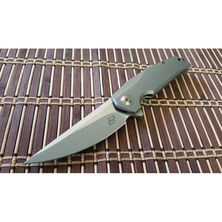 Cuchillo Liong Mah Designs Tempest Titanium Framelock Cuchillo Liong Mah Designs Tempest Titanium Framelock
