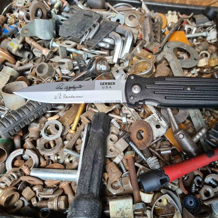 salvos.eu
Gerber Applegate-Fairbairn Combat folding knife 5785 salvos.eu
Gerber Applegate-Fairbairn Combat folding knife 5785