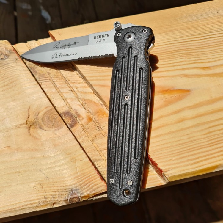salvos.eu
Gerber Applegate-Fairbairn Combat folding knife 5785 salvos.eu
Gerber Applegate-Fairbairn Combat folding knife 5785